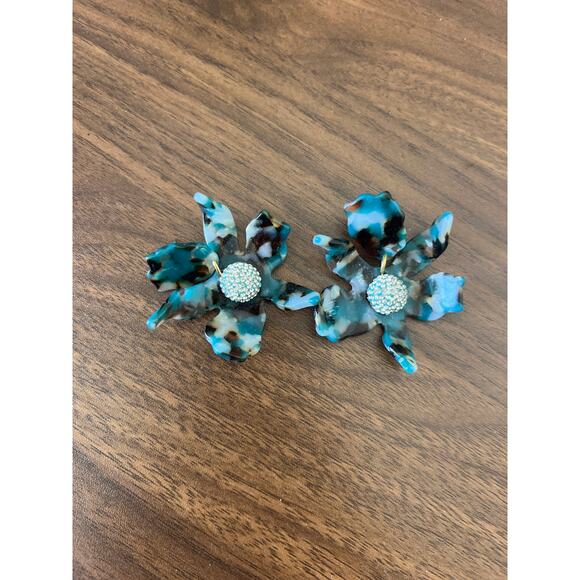 NEW Lele Sadoughi Small Crystal Lily Floral Gold-Plated Post-Back Earrings - Picture 2 of 5